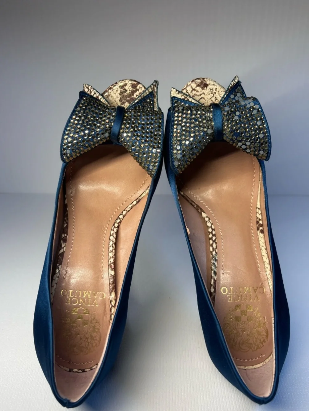 Vince Camuto Teal Blue Satin Rhinestone Bow Peep Toe Heels 6B Statement Pumps